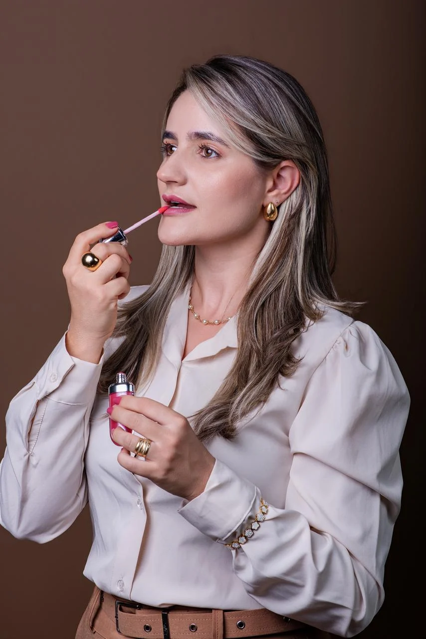 Gisele Cordeiro em seu espaço de atendimento em Cláudio, Minas Gerais